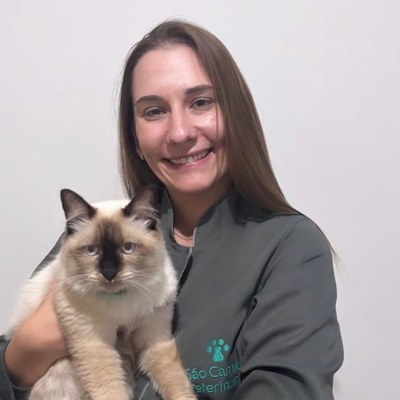 Dra. Bruna, São Camilo Veterinária
